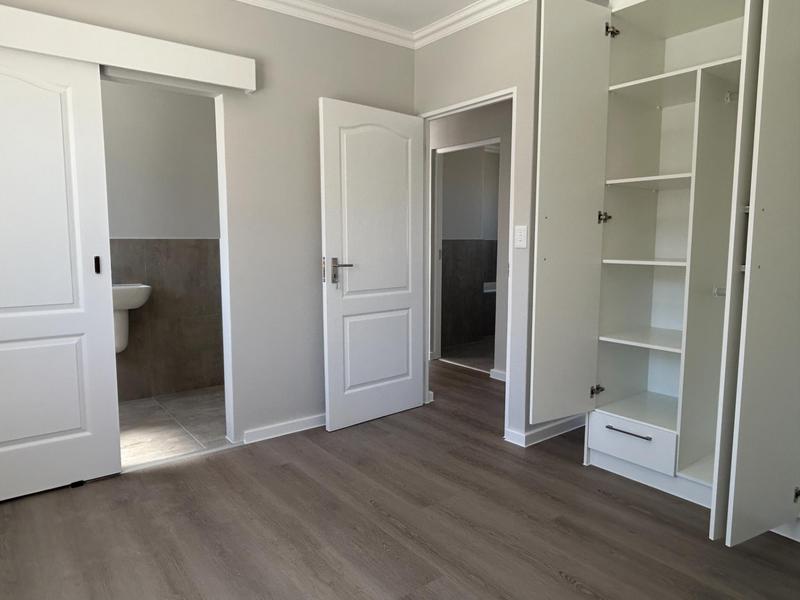 To Let 2 Bedroom Property for Rent in Sunningdale Western Cape